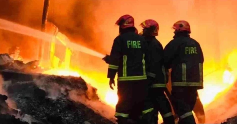 6 vehicles, 10 establishments set on fire in 16 hrs: Fire Service