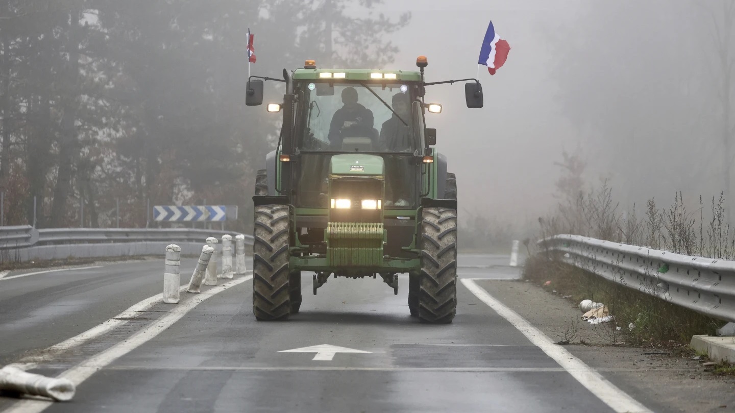 French farmers aim to put Paris 'under siege' in tractor protest. Activists hurl soup at 'Mona Lisa'