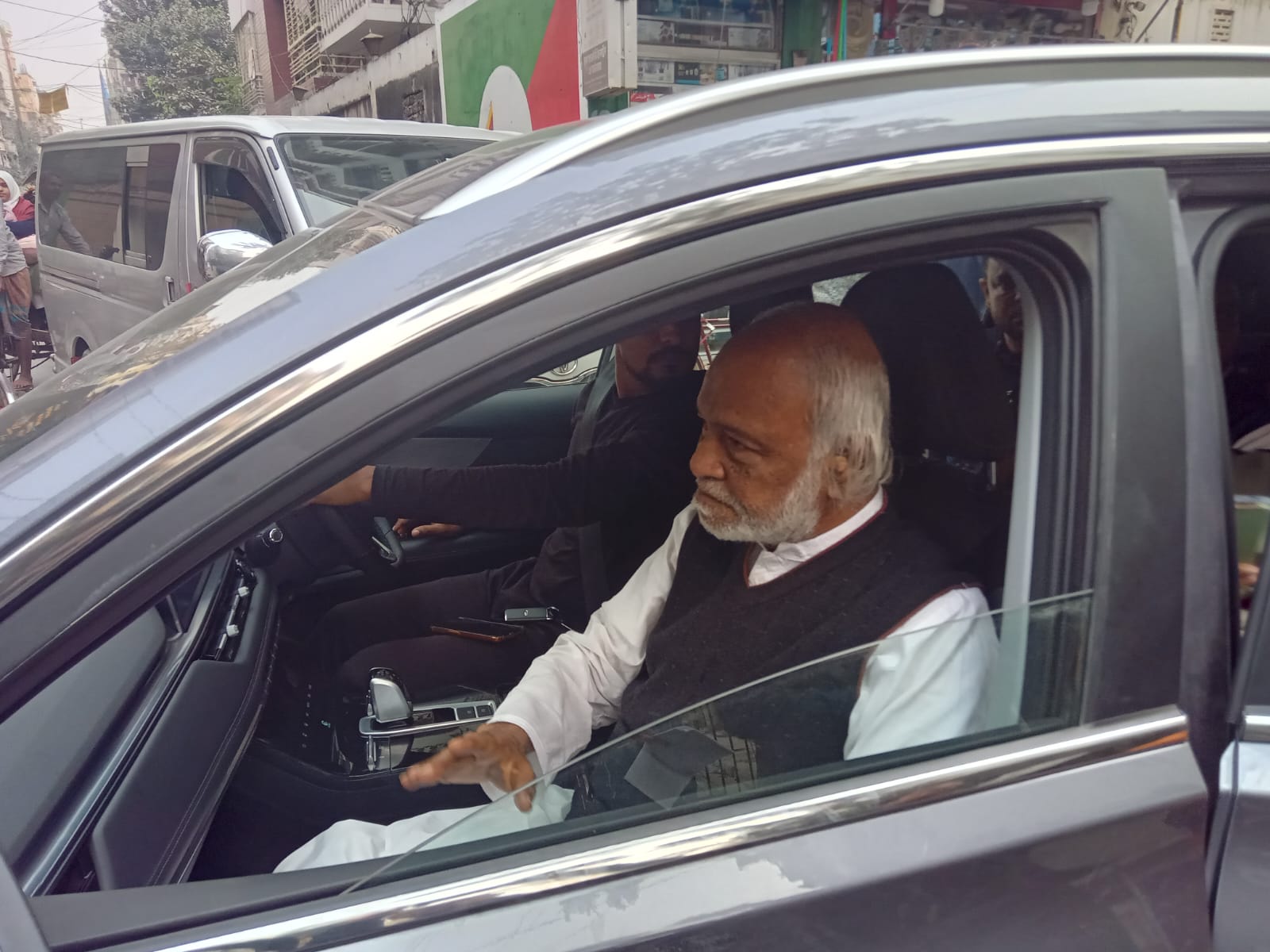 BNP leader Moyeen Khan picked up;  released after several hours