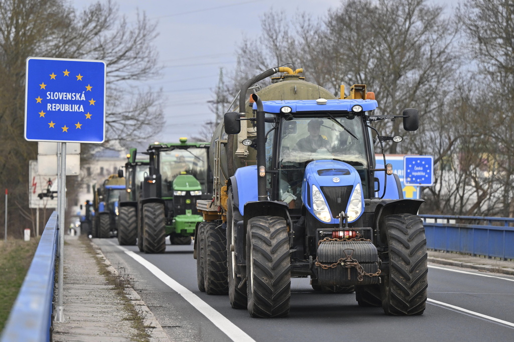 Farmers from 10 EU countries protest agricultural policies