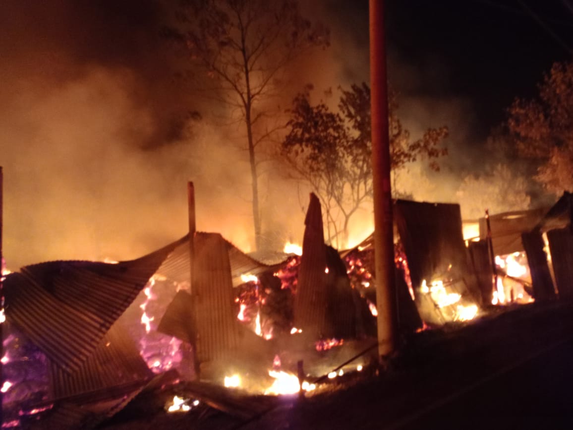 Fire burns down Gazipur jhut warehouses