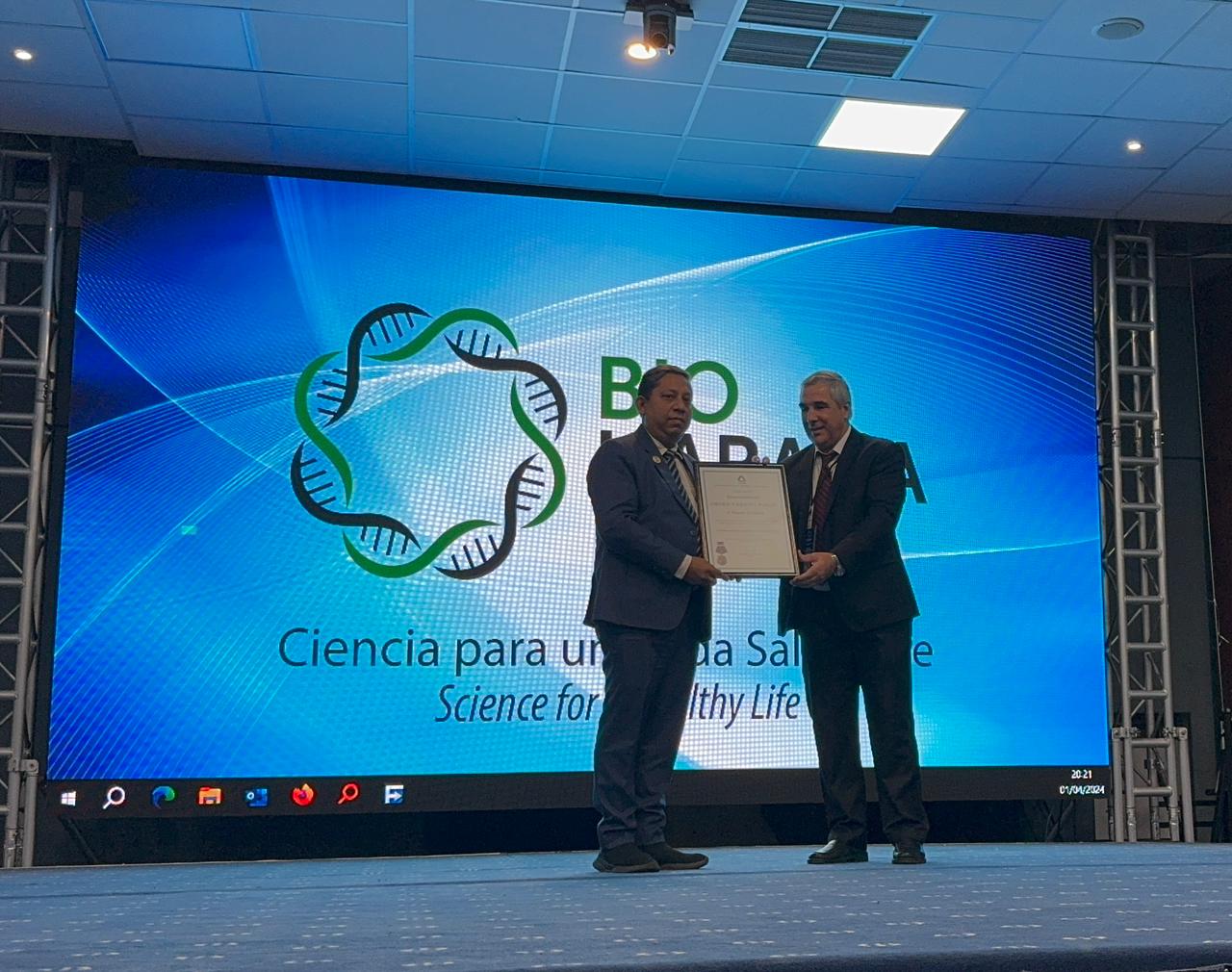 Two Bangladesh scientists awarded with Cuban National Medals