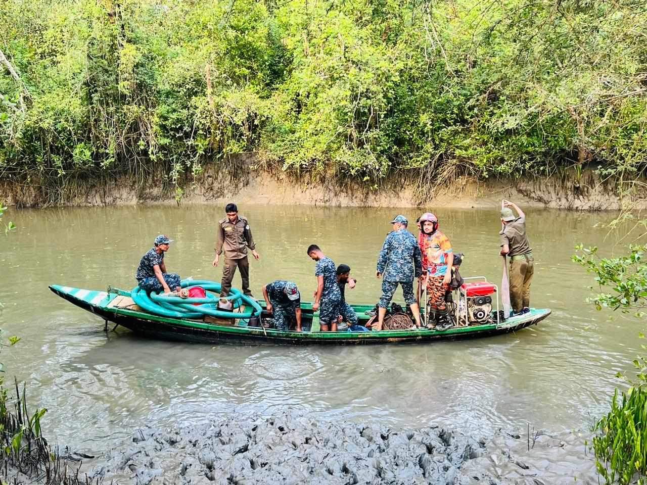 Sundarbans fire: Low tide delaying dousing operation