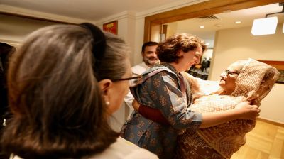 Sonia, Rahul, and Priyanka Gandhi call on PM at Embassy in Delhi