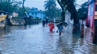 All rivers in Moulvibazar flowing above danger level; 2 lakh people stranded