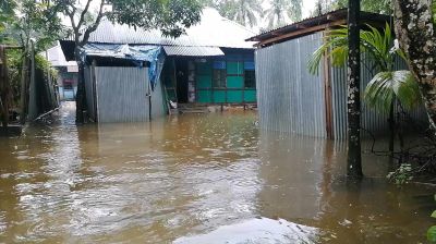 Some six lakh people stranded as hundreds of villages flooded in Lakshmipur