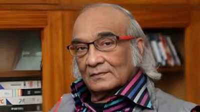 Veteran journalist Shafik Rehman returns home after six years