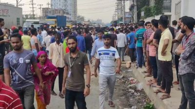 Unrest flares up at 10 factories in Gazipur, Dhaka-Mymensingh highway blocked