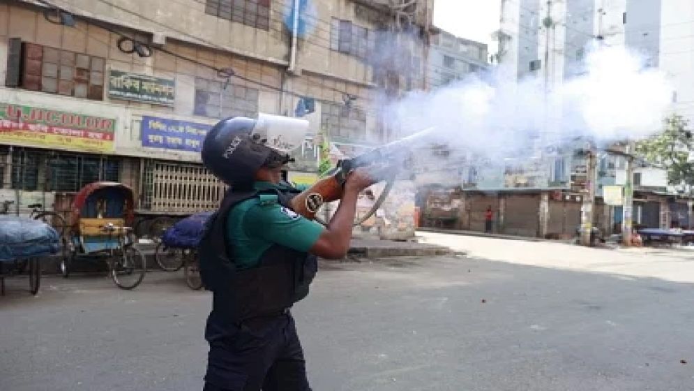 Garment workers clash with security forces in Dhaka’s Mirpur, burn 2 law enforcement vehicles