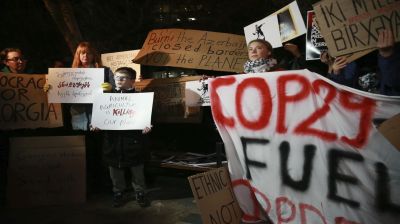 Greta Thunberg protests against Azerbaijan hosting global climate summit