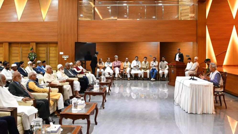 Political parties pledge unity on national sovereignty at a meeting with Dr Yunus