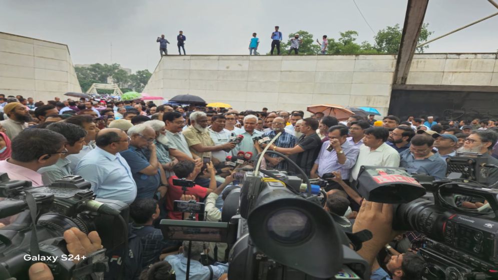 BNP’s Zahid Hossain warns of ‘footsteps of authoritarianism’ amid threats to halt polls